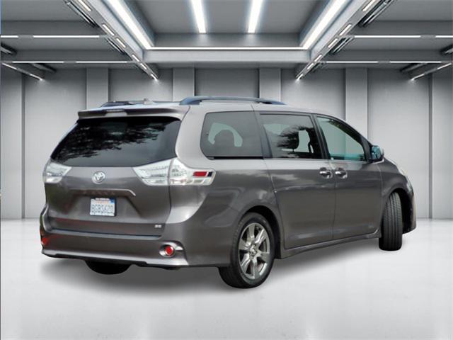 2018 toyota sienna l