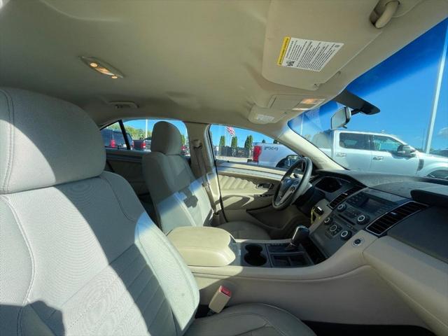 2013 ford taurus se