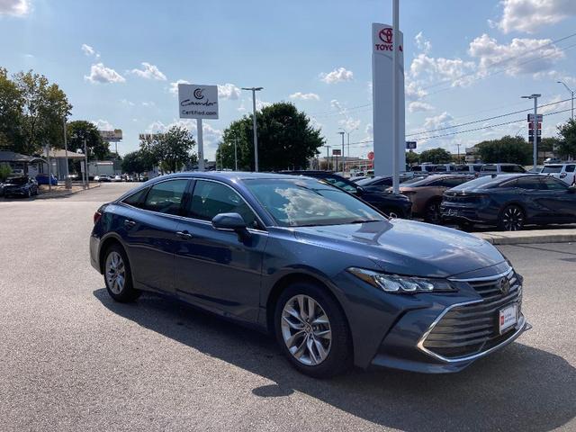 2021 toyota avalon xle