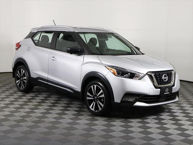 2020 nissan kicks sr