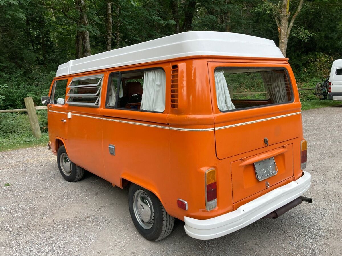 1975 vw westfalia fuel injected. full rear bench seat. fun camping