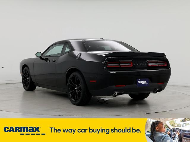 2017 dodge challenger sxt plus