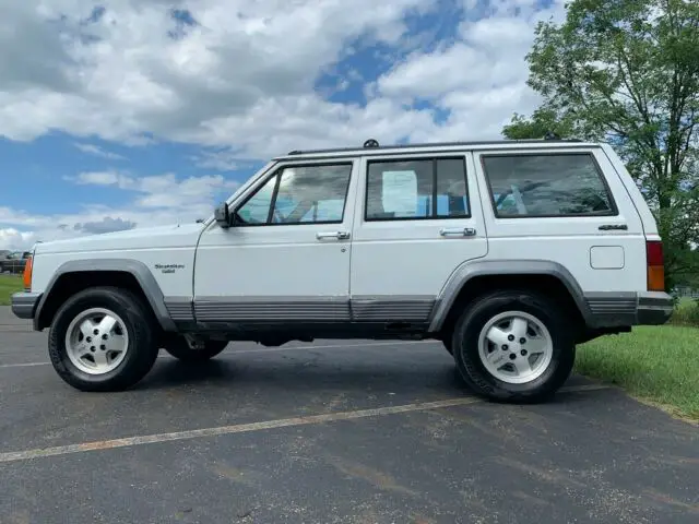**no reserve** 1992 jeep cherokee laredo 4x4 nice original xj! cold a/c!
