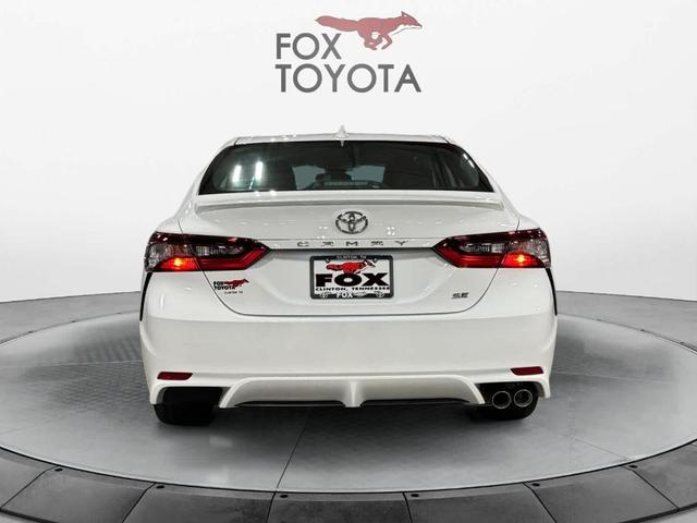 2023 toyota camry se