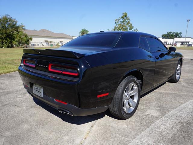 2019 dodge challenger sxt