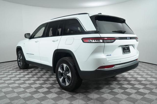 2022 jeep grand cherokee 4xe base