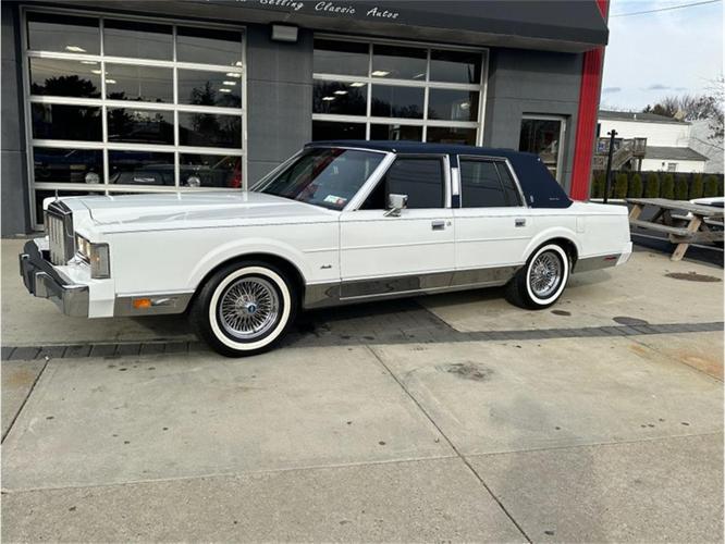 1986 lincoln town car in west babylon, new york