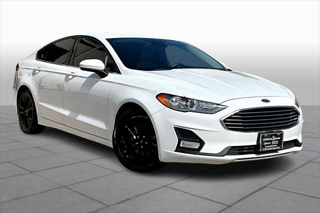 2019 ford fusion se