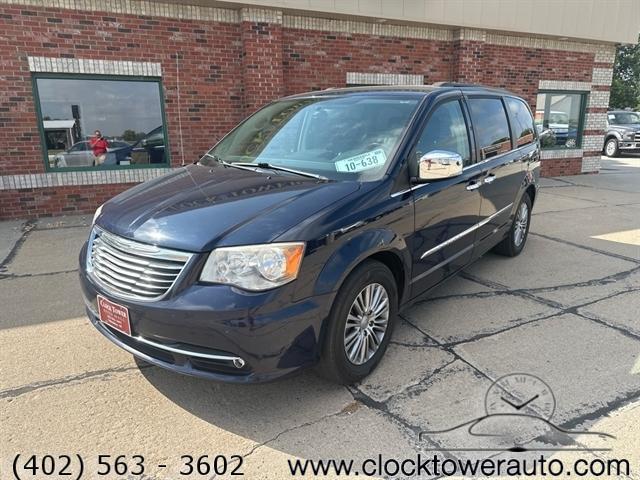 2014 chrysler town & country touring-l
