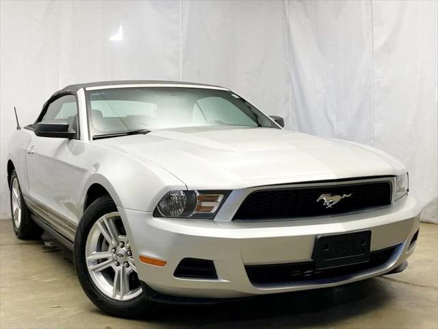 2010 ford mustang base