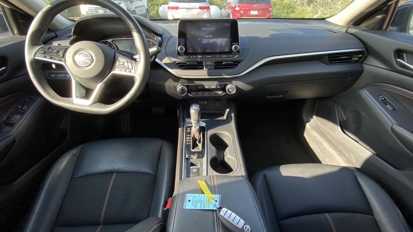 2022 nissan altima 2.5 sr