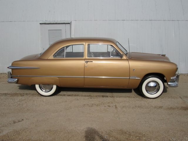 1951 ford custom tudor sedan. flat head v-8. 3 speed manual