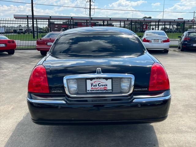 2004 lincoln town car ultimate