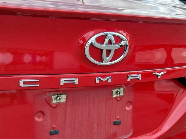 2021 toyota camry se