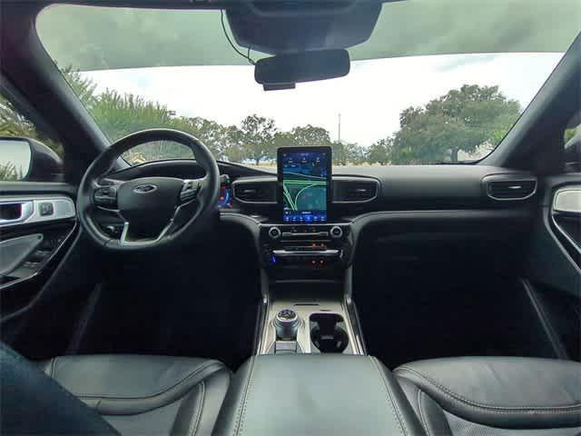 2022 ford explorer st