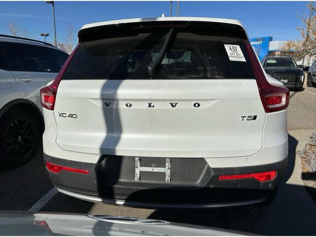 2022 volvo xc40 t5 momentum