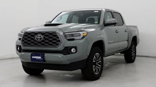 2023 Toyota se