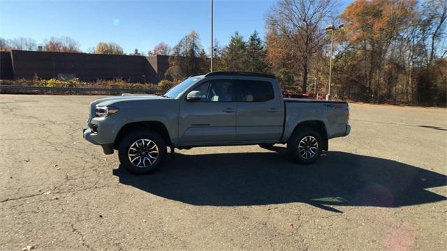 2022 toyota tacoma trd sport