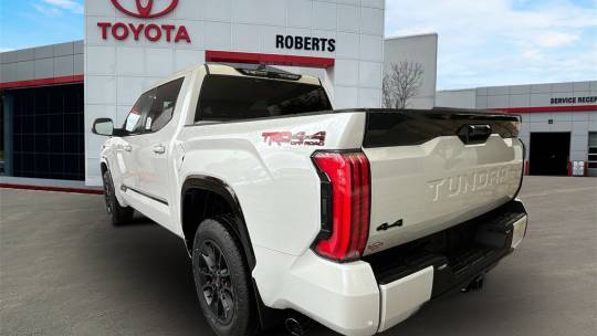2024 Toyota platin