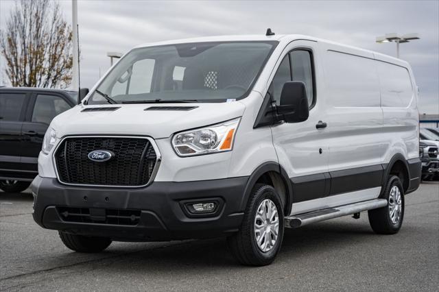 2022 ford transit-150 base