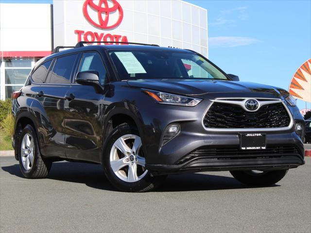 2020 toyota highlander le