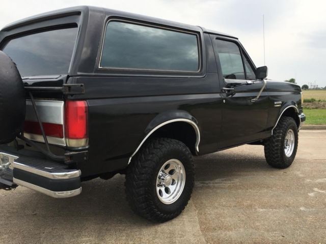 1989 ford bronco 139k original miles, very nice 302 auto