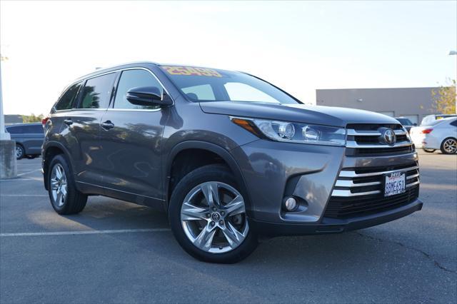 2017 toyota highlander limited