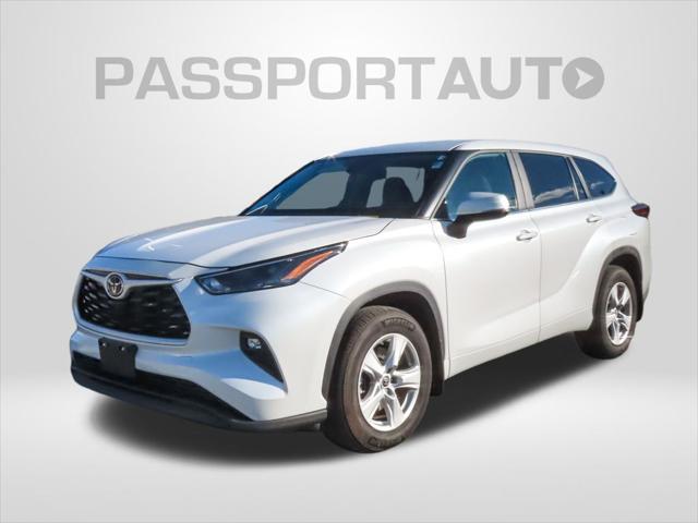 2023 toyota highlander le