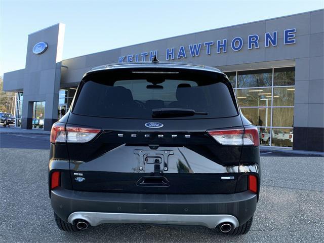 2020 ford escape se