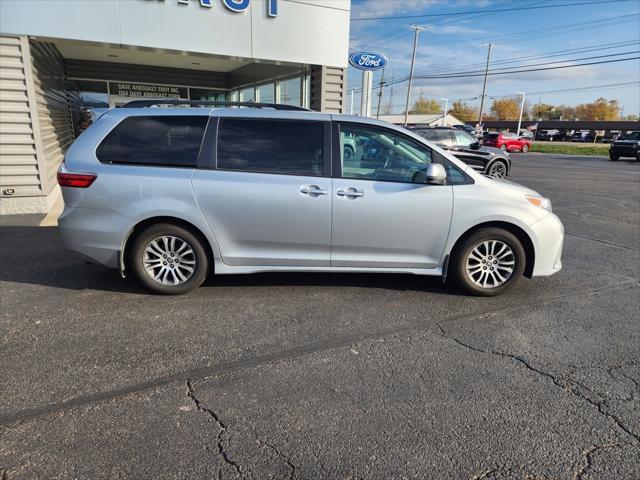 2020 toyota sienna xle