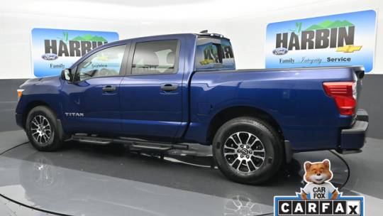 2023 Nissan Titan sv