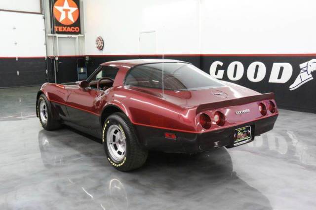 1981 chevrolet corvette base 2dr coupe 76924 miles burgandy coupe 5.7l v8 automa