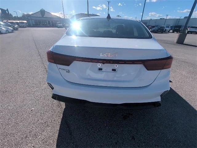 2023 kia forte lx