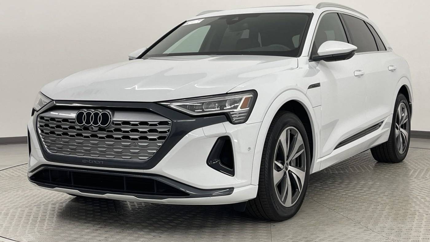 2024 audi q8 e-tron quattro premium plus