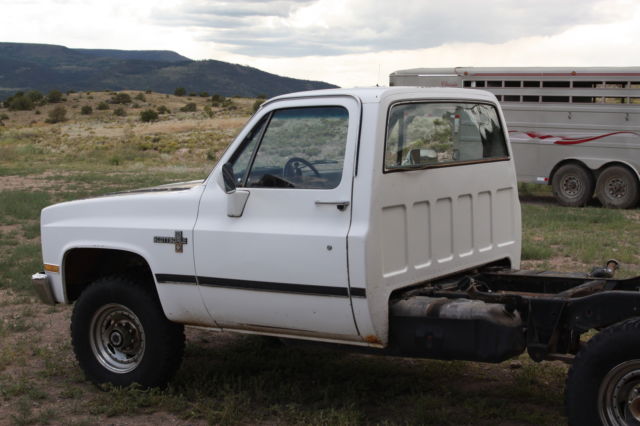 1986 chervolet k-20 3/4 ton 4 wheel drive truck