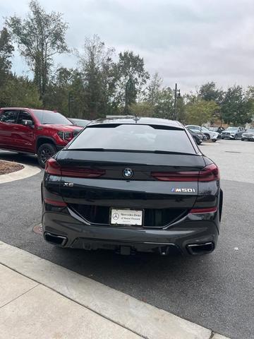 2022 bmw x6 m50i