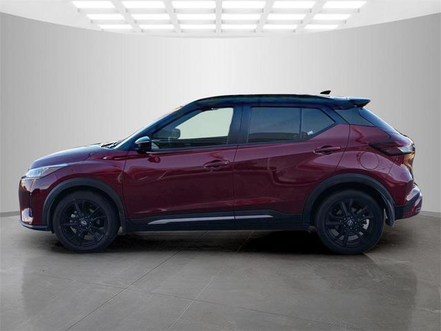 2022 nissan kicks sr