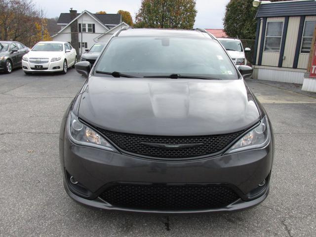2018 chrysler pacifica touring-l