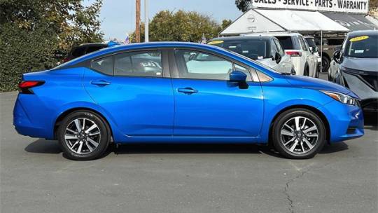 2021 nissan versa sv