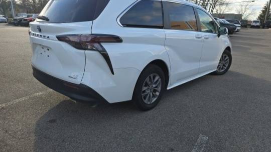 2023 Toyota Sienna