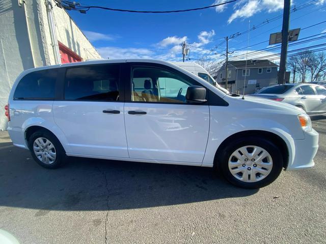 2019 dodge grand caravan se