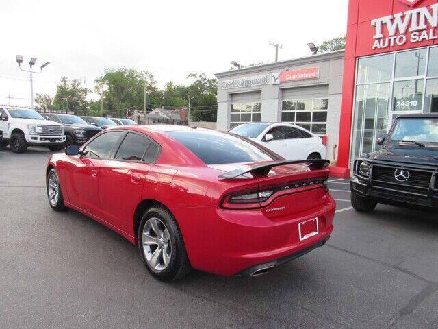 2015 dodge charger sxt