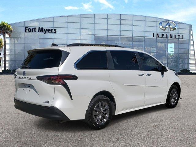 2024 toyota sienna xle