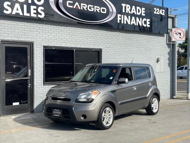 2010 kia soul +