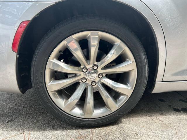 2018 chrysler 300 limited