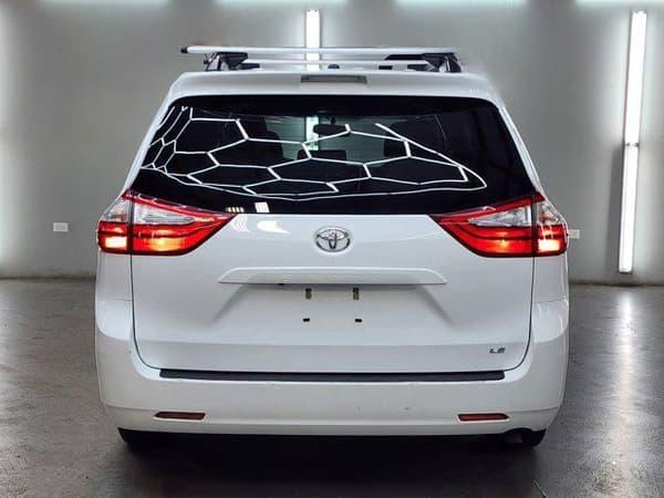 2015 toyota sienna in chicago, illinois
