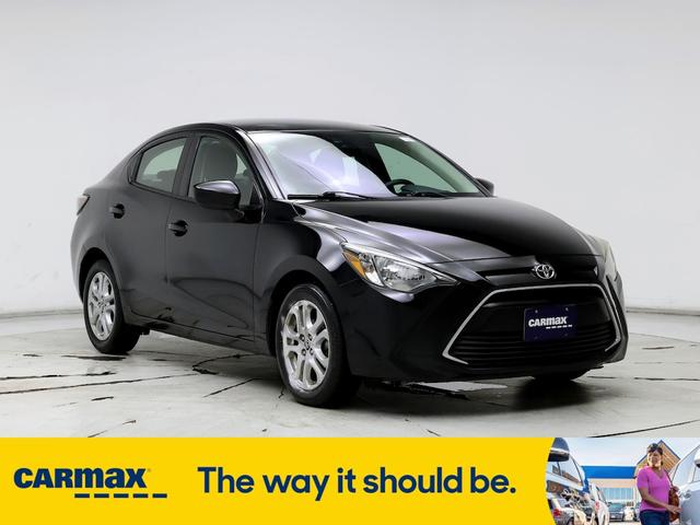 2017 toyota yaris ia