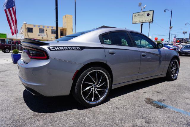2015 dodge charger se
