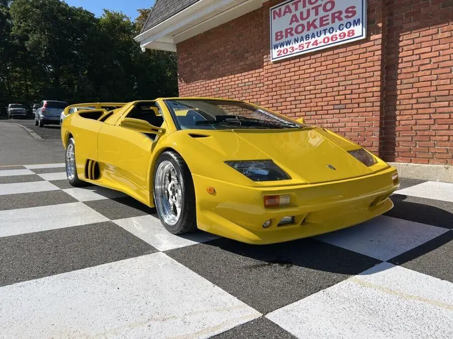 lamborghini diablo replica with v8 and manual transmission!