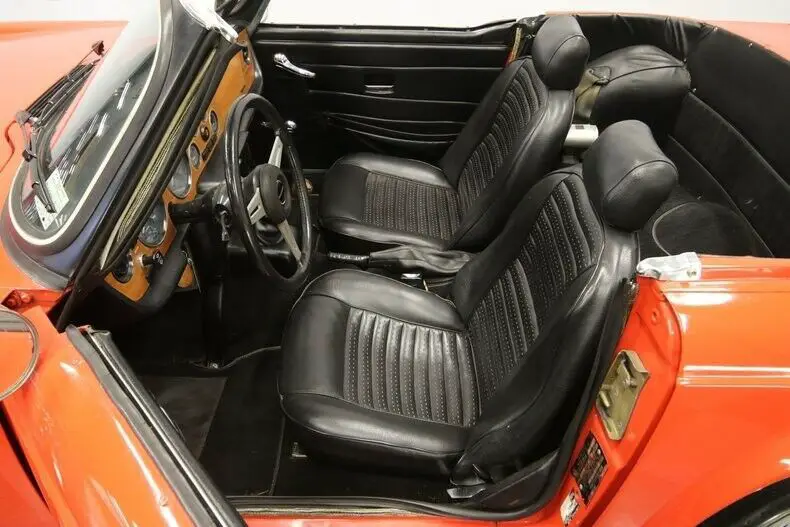 2.5l inline 6 4 speed manual power brakes front disc rare hard top included